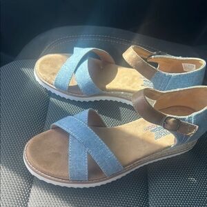 Skechers Blue and Tan Sandals with Cross-Strap Design